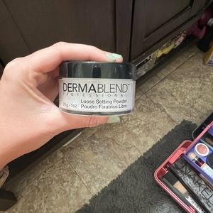 Dermablend setting powder